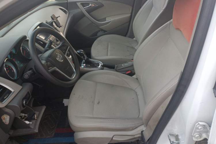 Used Buick GT 2013 XT 1.6L Automatic Fashion Edition Left Front Seat