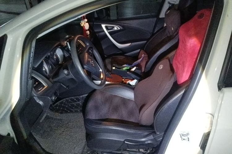 Used Buick GT 2013 XT 1.6L Automatic Fashion Edition Left Front Seat