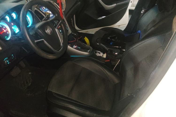 Used Buick GT 2013 XT 1.6L Automatic Fashion Edition Left Front Seat