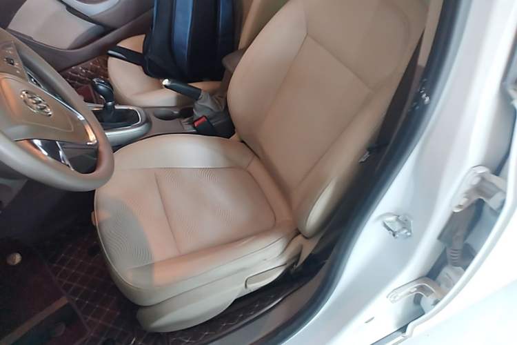 Used Buick GT 2013 GT 1.6L Manual Entry-Level Model Left Front Seat