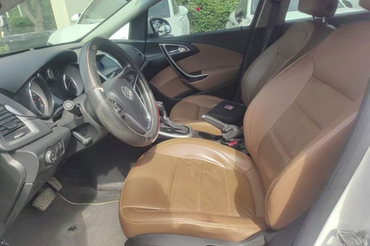 Used Buick GT 2013 GT 1.8L Automatic Fashion Edition Left Front Seat