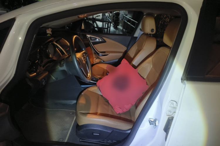 Used Buick GT 2013 GT 1.8L Automatic Fashion Edition Left Front Seat