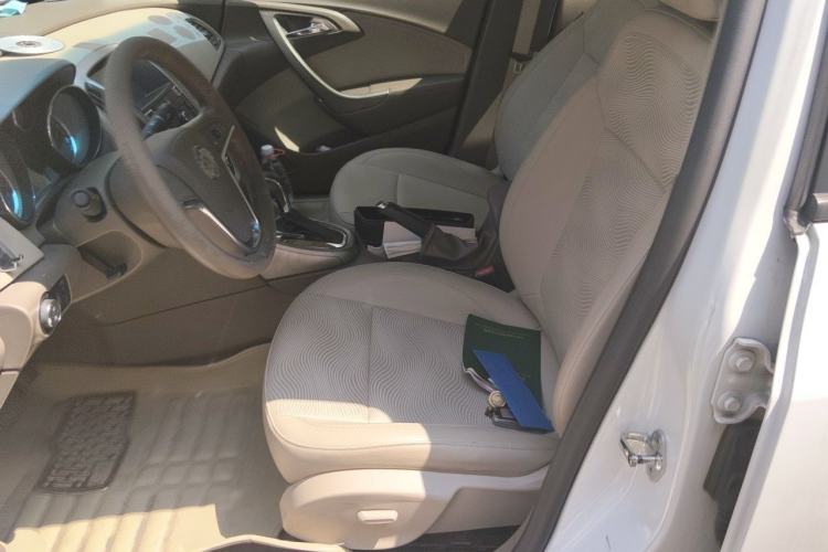 Used Buick GT 2013 GT 1.6L Automatic Fashion Edition Left Front Seat