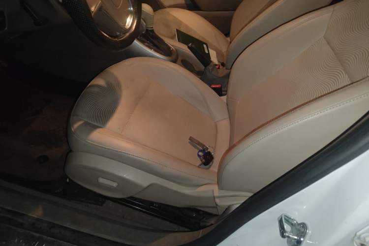 Used Buick GT 2013 GT 1.6L Automatic Fashion Edition Left Front Seat