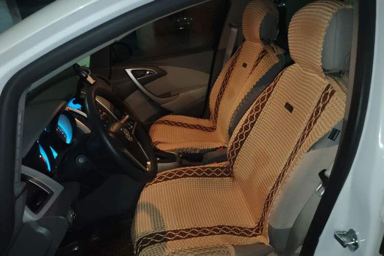 Used Buick GT 2013 XT 1.6L Automatic Fashion Edition Left Front Seat