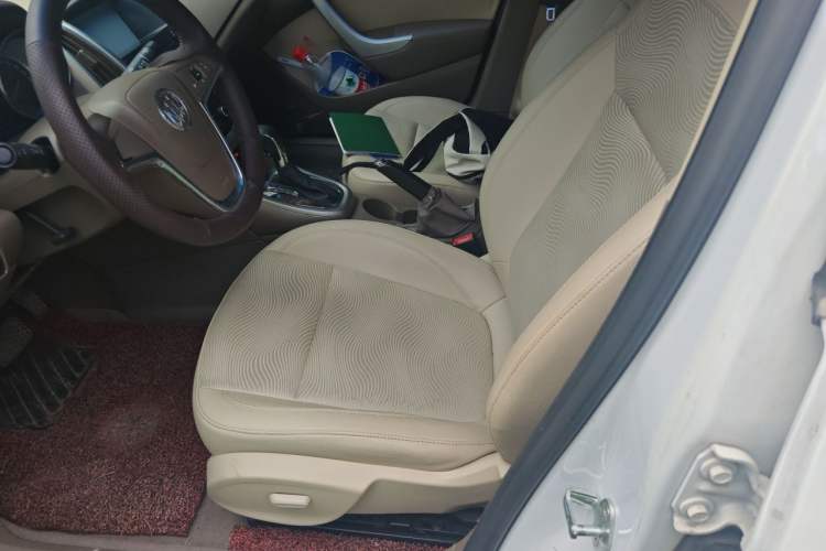 Used Buick GT 2013 GT 1.6L Automatic Fashion Edition Left Front Seat