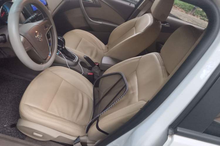 Used Buick GT 2013 GT 1.6L Automatic Fashion Edition Left Front Seat
