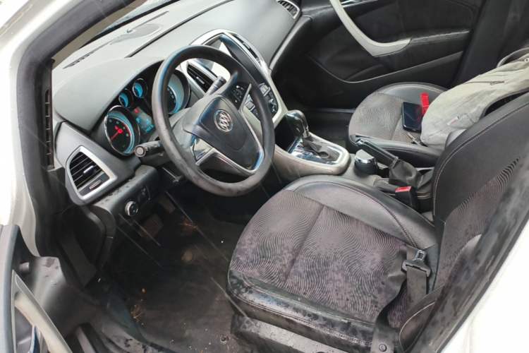 Used Buick GT 2013 XT 1.6L Automatic Fashion Edition Left Front Seat