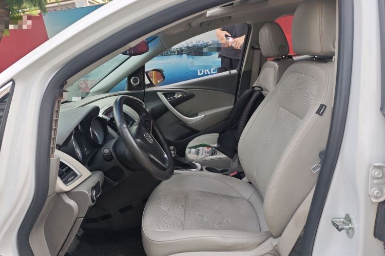 Used Buick GT 2013 XT 1.6L Automatic Fashion Edition Left Front Seat