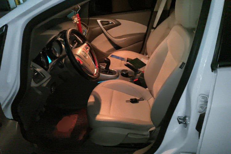Used Buick GT 2013 GT 1.6L Manual Entry-Level Model Left Front Seat