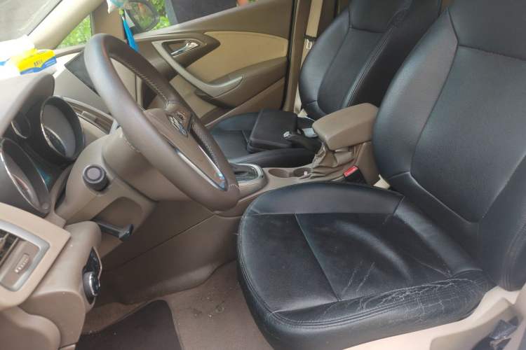 Used Buick GT 2013 GT 1.6L Automatic Fashion Edition Left Front Seat