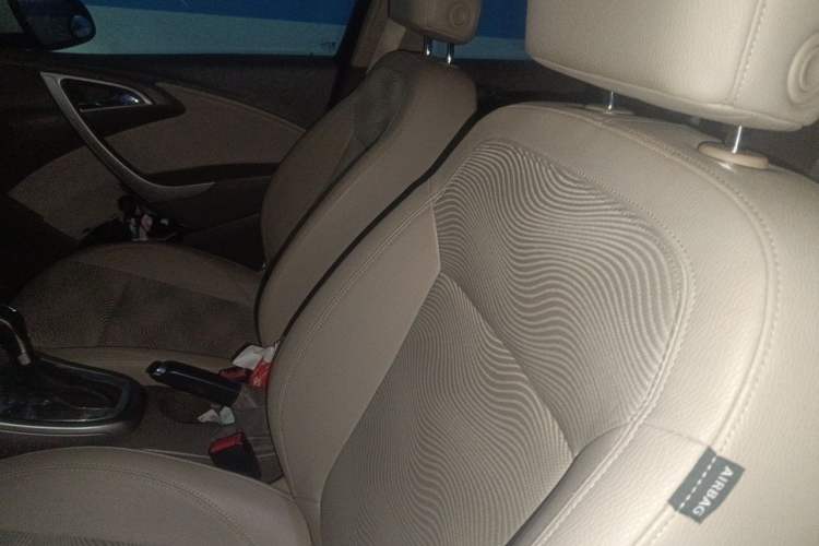Used Buick GT 2013 GT 1.6L Automatic Fashion Edition Left Front Seat