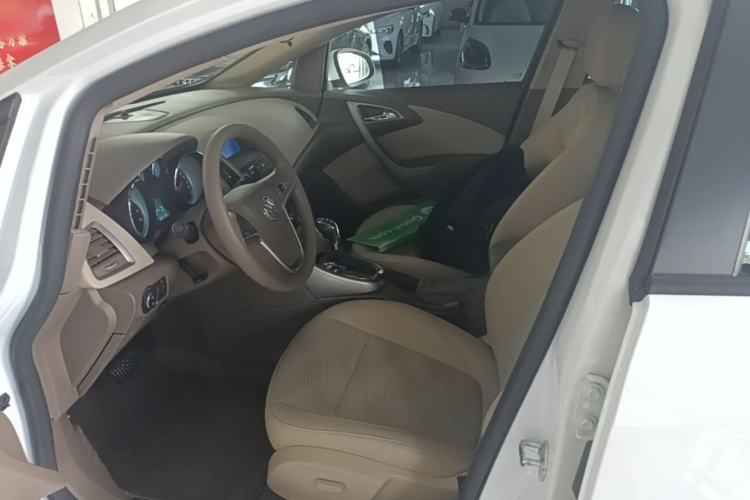 Used Buick GT 2013 GT 1.6L Automatic Fashion Edition Left Front Seat