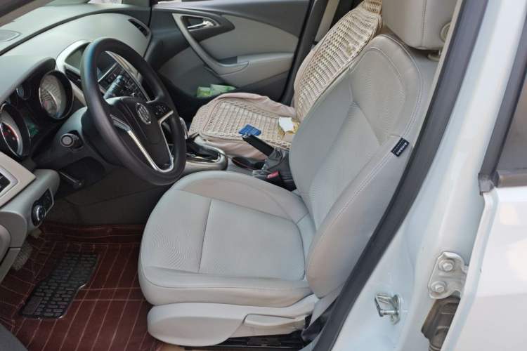 Used Buick GT 2013 XT 1.6L Automatic Fashion Edition Left Front Seat