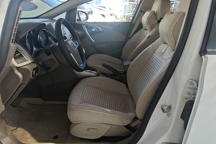 Used Buick GT 2013 GT 1.6L Automatic Fashion Edition Left Front Seat