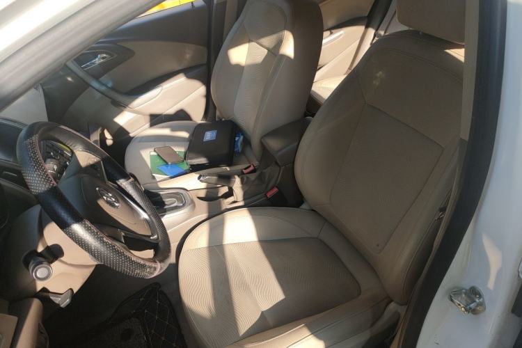 Used Buick GT 2013 GT 1.6L Automatic Fashion Edition Left Front Seat