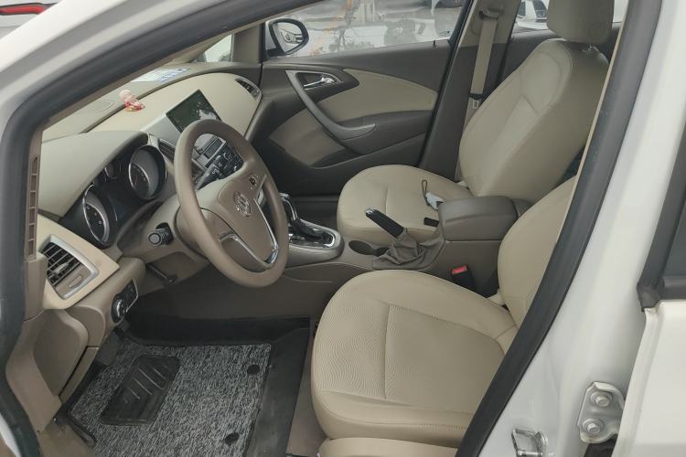Used Buick GT 2013 GT 1.6L Automatic Fashion Edition Left Front Seat