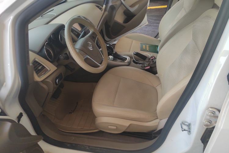Used Buick GT 2013 GT 1.6L Automatic Fashion Edition Left Front Seat