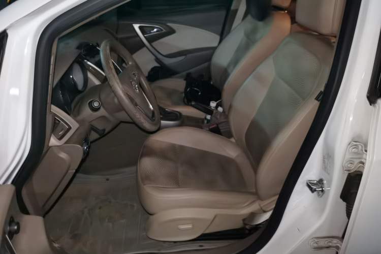 Used Buick GT 2013 GT 1.6L Automatic Fashion Edition Left Front Seat