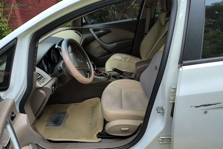 Used Buick GT 2013 GT 1.6L Automatic Fashion Edition Left Front Seat