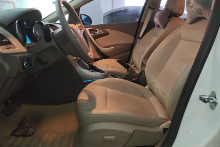 Used Buick GT 2013 GT 1.6L Automatic Fashion Edition Left Front Seat