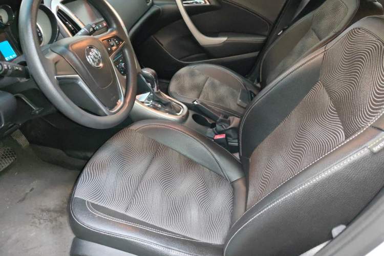 Used Buick GT 2013 XT 1.6L Automatic Fashion Edition Left Front Seat
