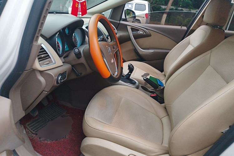 Used Buick GT 2013 GT 1.6L Manual Entry-Level Model Left Front Seat