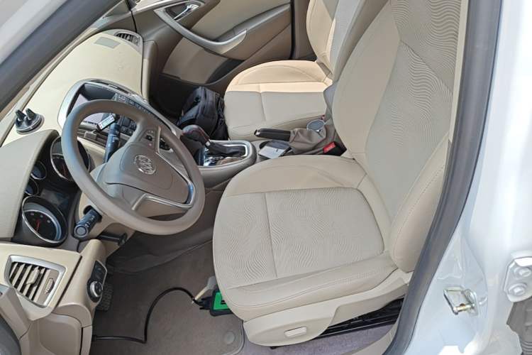 Used Buick GT 2013 GT 1.6L Automatic Fashion Edition Left Front Seat