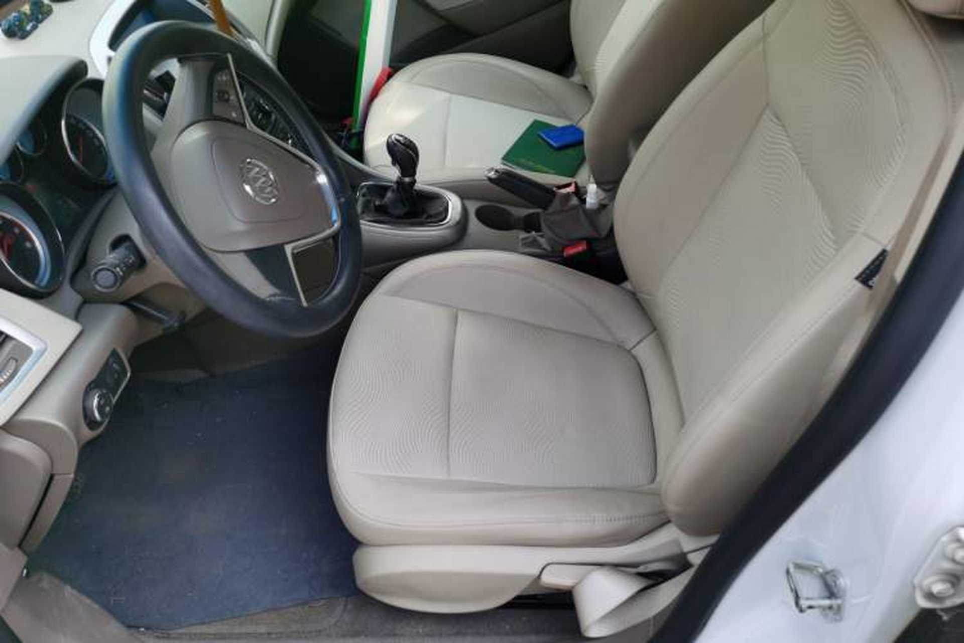 Used Buick GT 2013 GT 1.6L Manual Entry-Level Model Left Front Seat