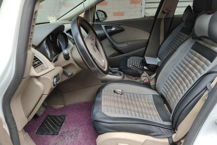 Used Buick GT 2013 GT 1.6L Automatic Fashion Edition Left Front Seat