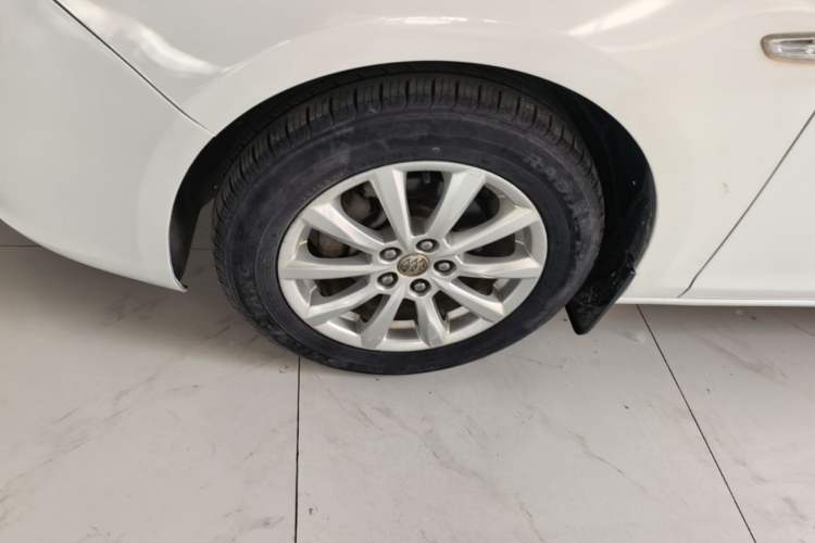 Used Buick GT 2013 GT 1.6L Automatic Fashion Edition Left Front Wheel Hub