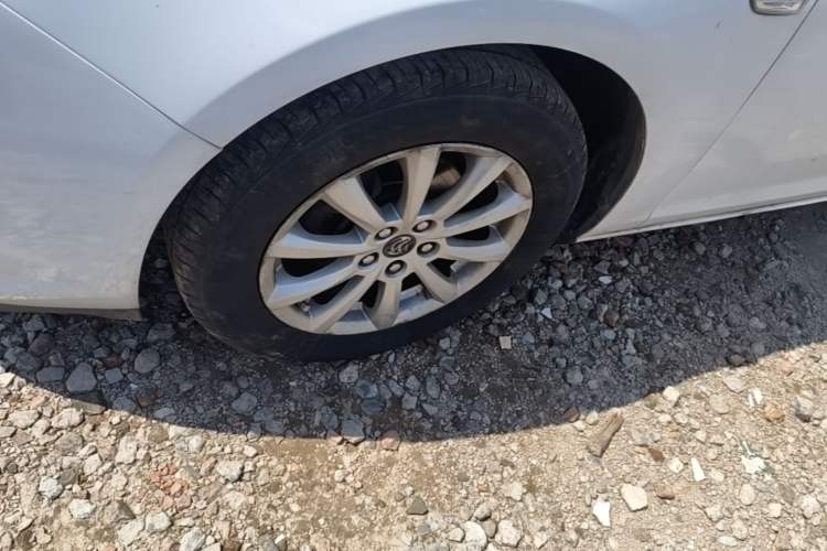 Used Buick GT 2013 GT 1.6L Automatic Fashion Edition Left Front Wheel Hub