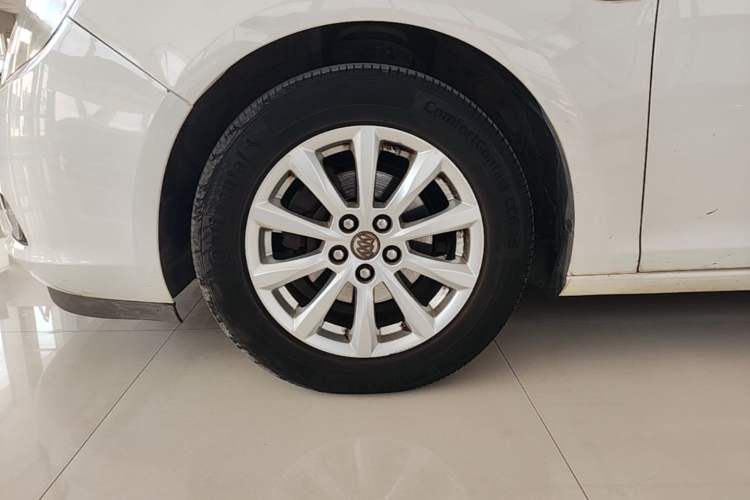 Used Buick GT 2013 GT 1.6L Manual Entry-Level Model Left Front Wheel Hub