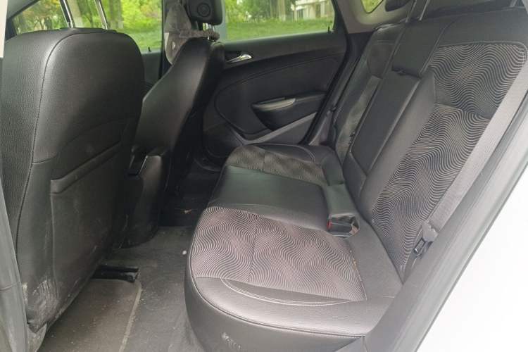 Used Buick GT 2013 XT 1.6L Automatic Fashion Edition Left Rear Seat