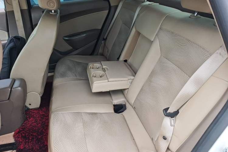 Used Buick GT 2013 GT 1.6L Automatic Fashion Edition Left Rear Seat