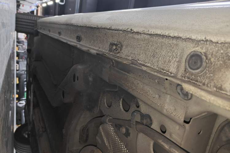 Used Buick GT 2013 GT 1.6L Automatic Fashion Edition Left Side Sill