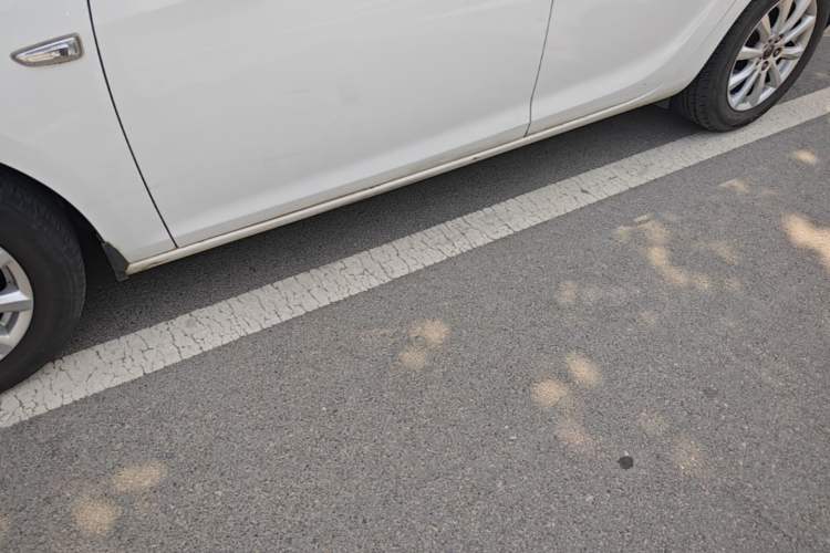 Used Buick GT 2013 GT 1.6L Manual Comfort Edition Left Side Sill