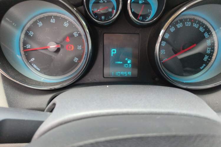 Used Buick GT 2013 XT 1.6L Automatic Fashion Edition Odometer Close Up