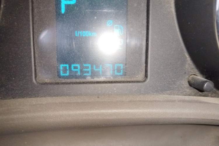 Used Buick GT 2013 GT 1.6L Automatic Fashion Edition Odometer Close Up