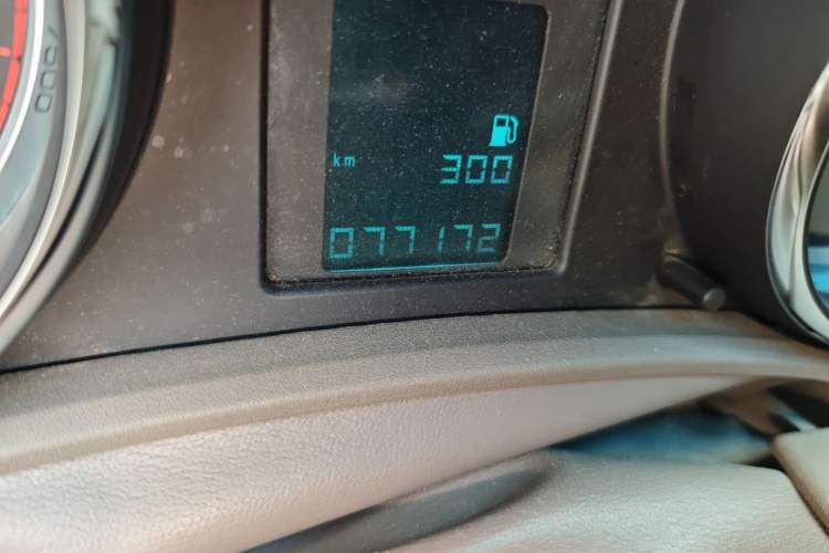 Used Buick GT 2013 GT 1.6L Manual Entry-Level Model Odometer Close Up