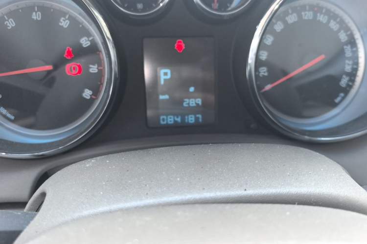 Used Buick GT 2013 GT 1.6L Automatic Fashion Edition Odometer Close Up