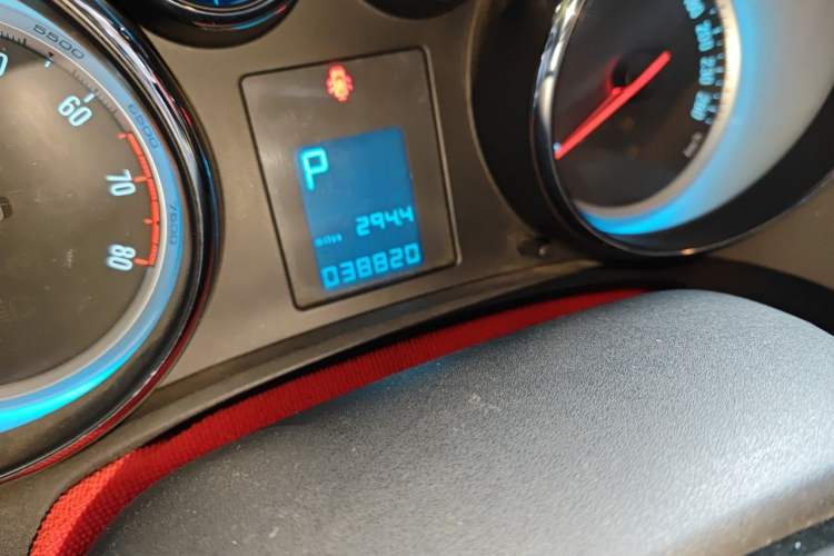 Used Buick GT 2013 XT 1.6L Automatic Fashion Edition Odometer Close Up