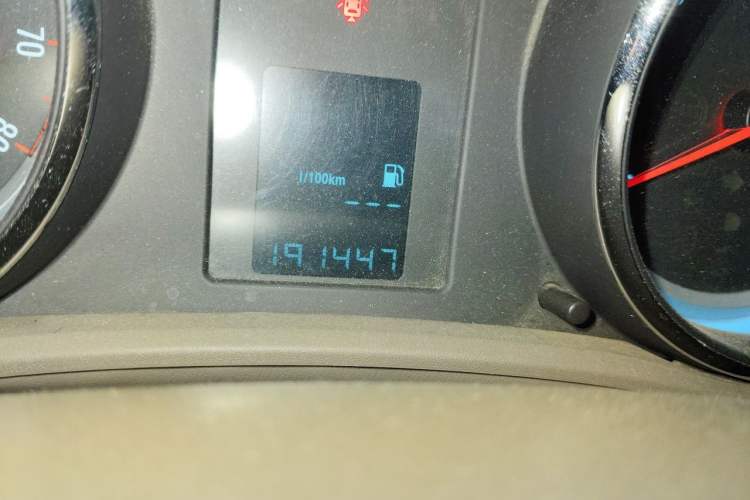 Used Buick GT 2013 GT 1.6L Manual Entry-Level Model Odometer Close Up