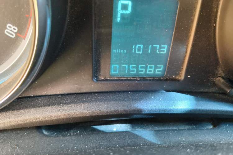 Used Buick GT 2013 GT 1.8L Automatic Fashion Edition Odometer Close Up