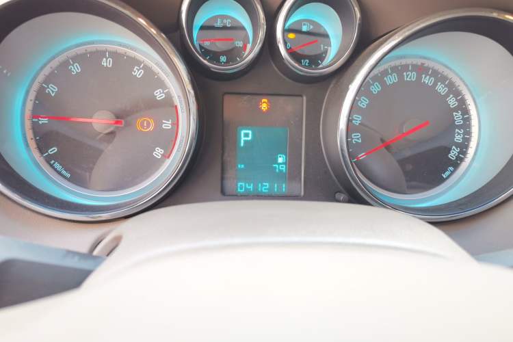 Used Buick GT 2013 GT 1.6L Automatic Fashion Edition Odometer Close Up