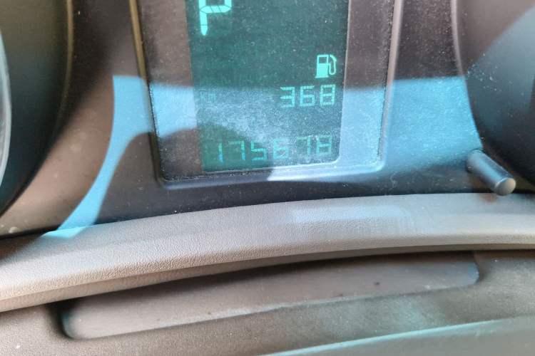Used Buick GT 2013 GT 1.6L Automatic Fashion Edition Odometer Close Up
