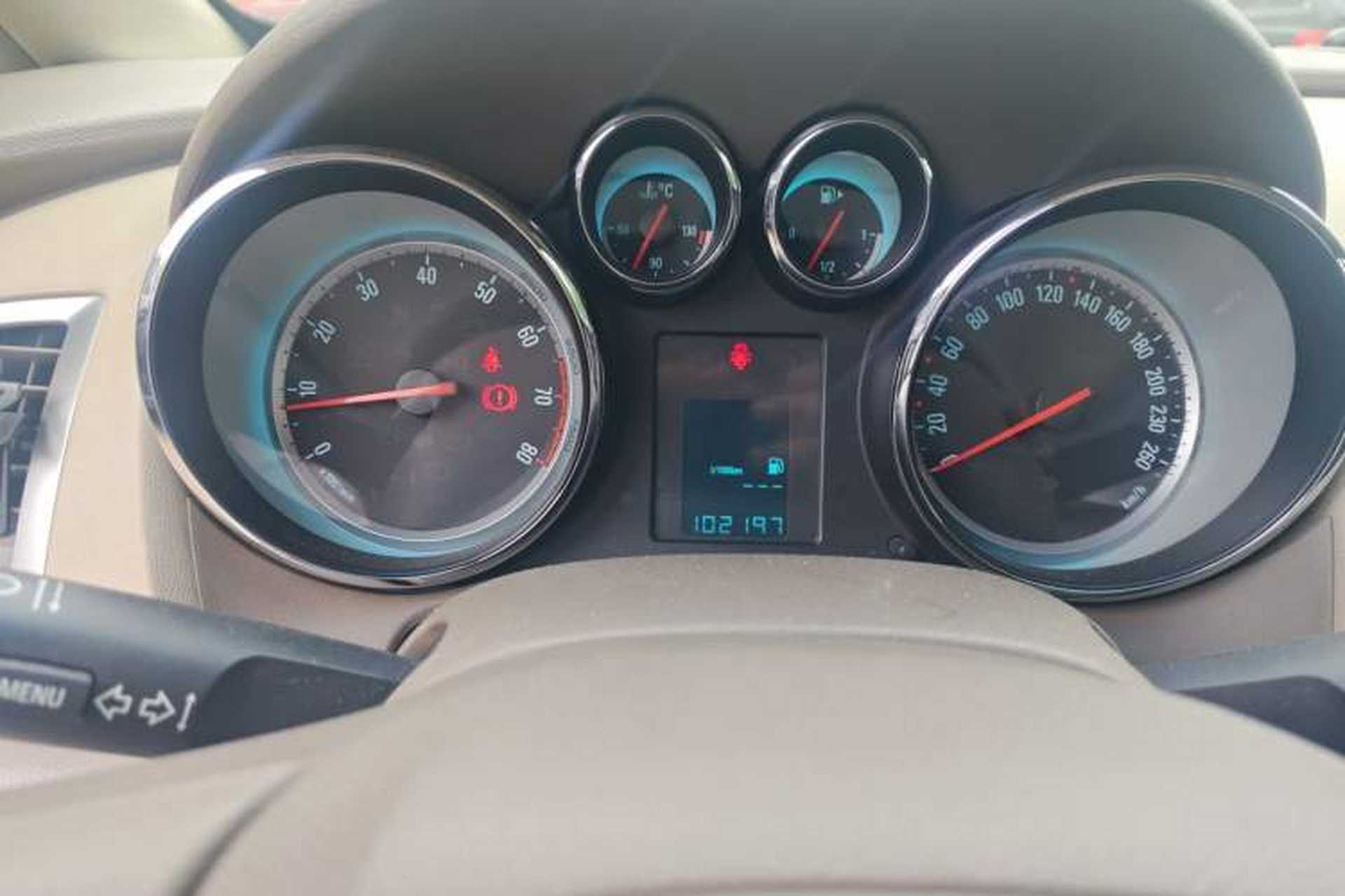 Used Buick GT 2013 GT 1.6L Manual Entry-Level Model Odometer Close Up