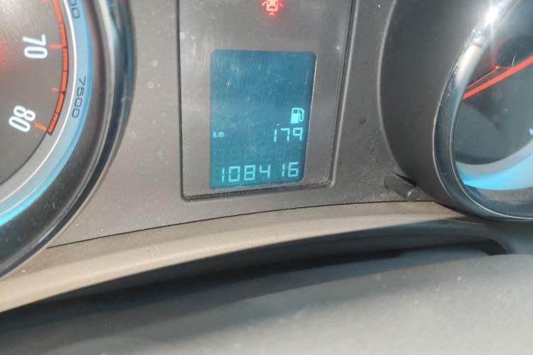 Used Buick GT 2013 GT 1.6L Manual Entry-Level Model Odometer Close Up
