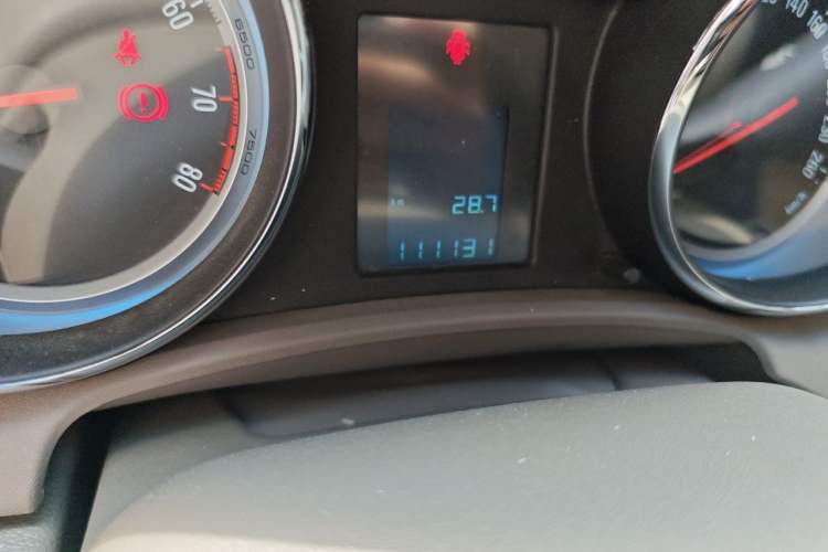 Used Buick GT 2013 GT 1.6L Manual Entry-Level Model Odometer Close Up