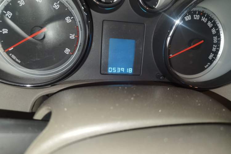Used Buick GT 2013 GT 1.6L Automatic Fashion Edition Odometer Close Up